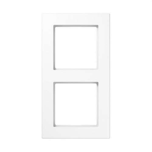 Dvostruki bijeli okvir Alpino Serija A550 s referencom A5582BFWW marke JUNG