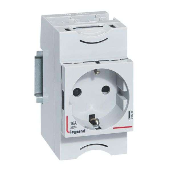 Utičnica - 10/16A - 250V~ - 2P+T - s obturatorom s referencom 004285 marke LEGRAND