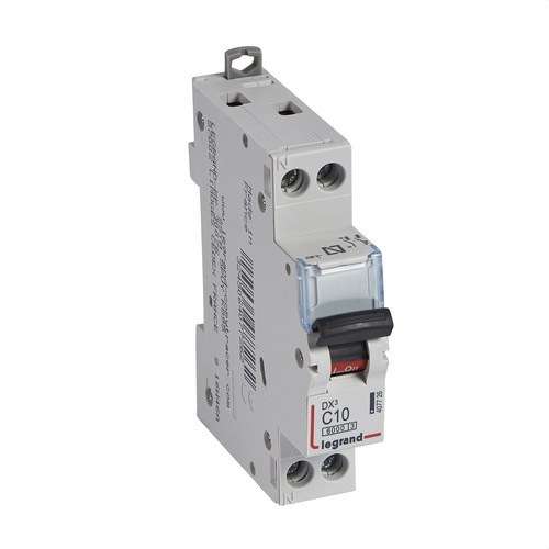 Magnetotermički prekidač DX3 1P+N 10A Krivulja C 6/10kA s referencom 407726 marke LEGRAND
