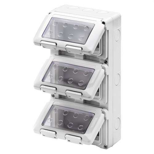 Površinska kutija za mehanizme SYSTEM 12 modula IP55 s referencom GW27052 marke GEWISS