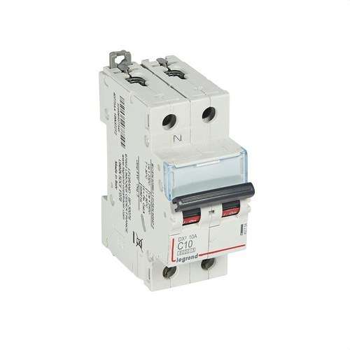 Magnetotermički prekidač DX3 1P+N 10A Krivulja C 6/10kA s referencom 407754 marke LEGRAND