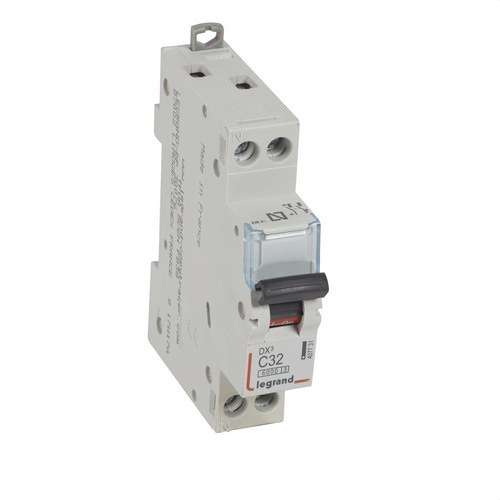 Magnetotermički prekidač DX3 1P+N 32A Krivulja C 6/10kA s referencom 407731 marke LEGRAND