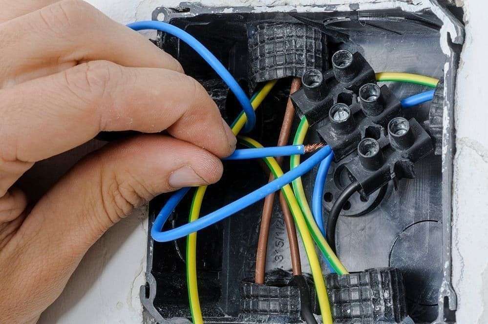 Kutije, ormari i kućišta