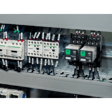 Utični relej snage HARMONY Relay 15 A 1 nanc s LED-om s referencom RPM12P7 marke SCHNEIDER ELECTRIC