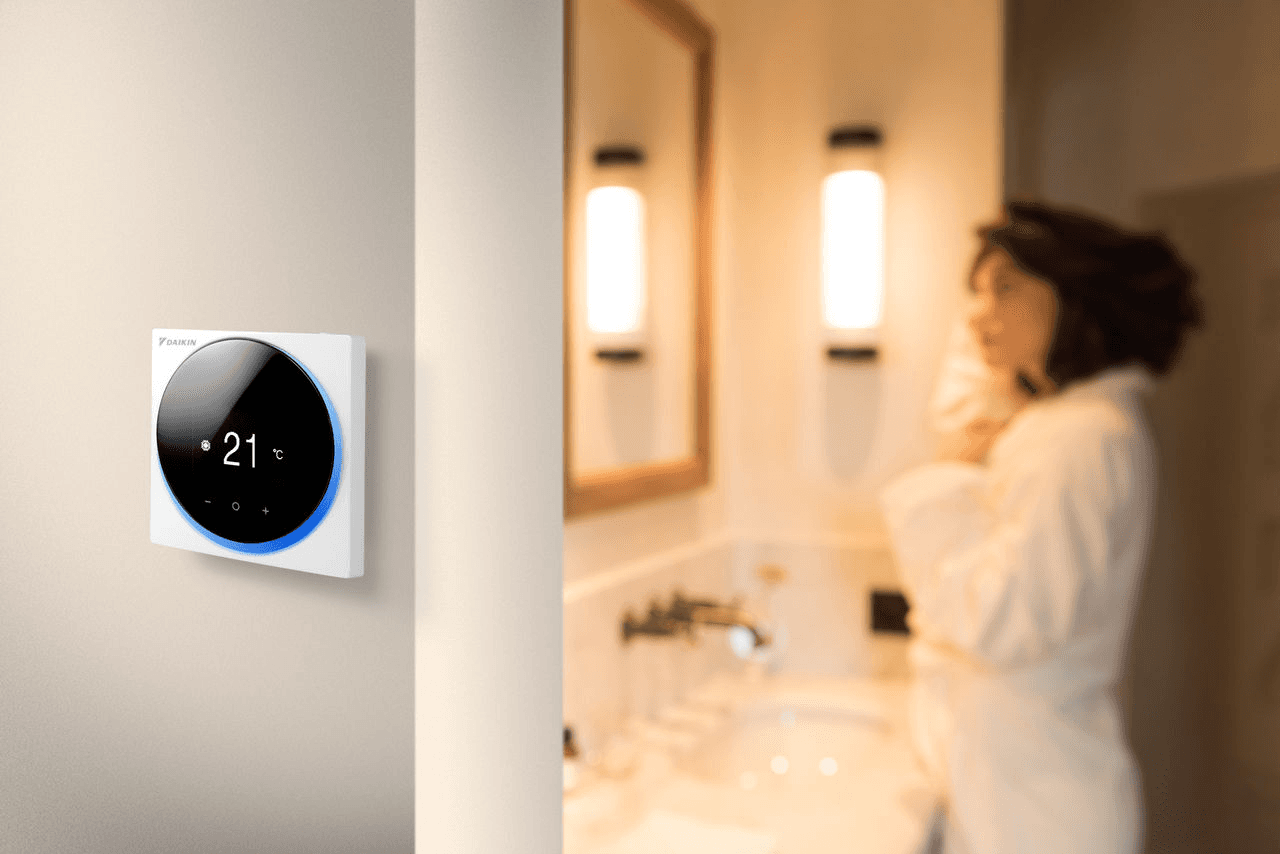 Žičani termostat Daikin Madoka BRC1H52W7 s referencom BRC1H52W7 marke DAIKIN