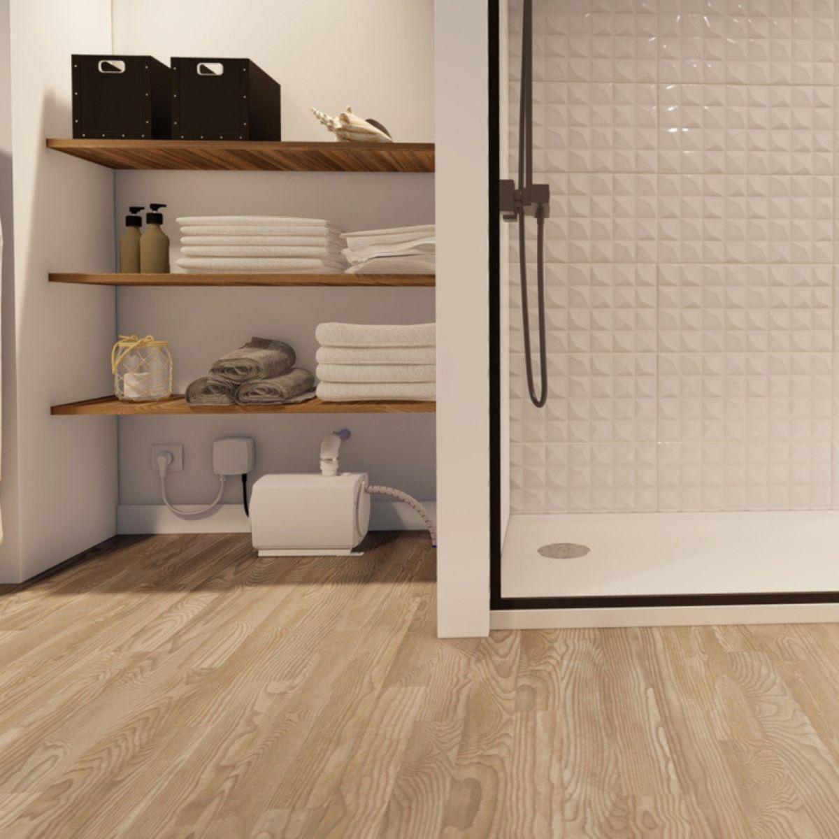 Pumpa za evakuaciju s usisom i odvodom za tuš kade SFA Sanifloor+ 1 s referencom HIFLOOR3 marke SFA SANITRIT